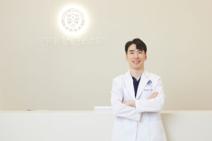 봉담치과진료 통합치의학과 전문의 신희도 대표원장